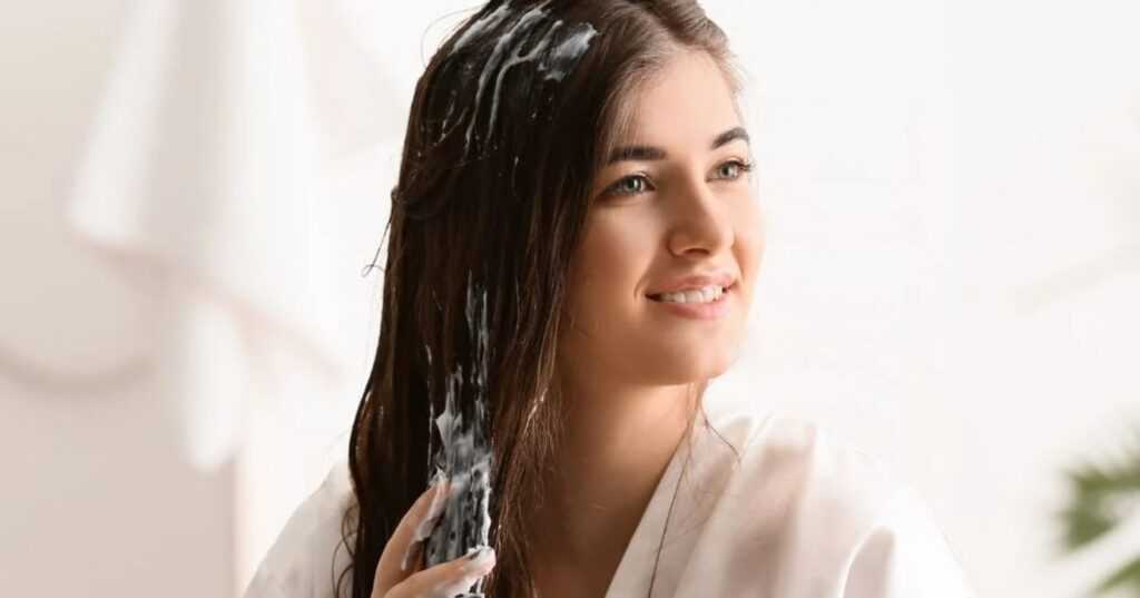 adeus,-cabeleireiro:-como-preparar-mascara-de-hidratacao-caseira-que-traz-efeito-salao